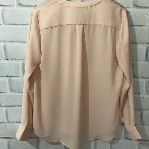 Banana Republic pale pink blouse. Size Petite Med. - Picture 2 of 8